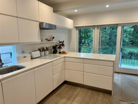 25 Parkway Road Bronxville NY 10708