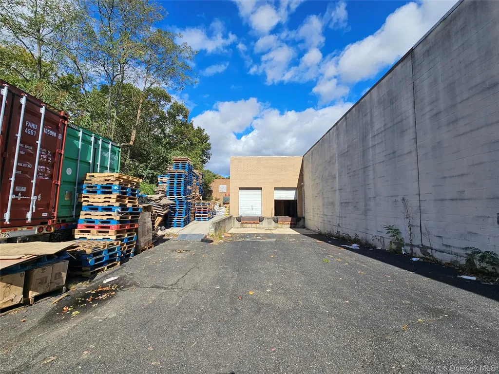 200 Knickerbocker Avenue Bohemia NY 11716