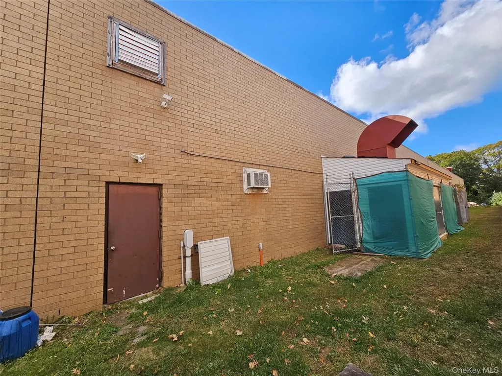 200 Knickerbocker Avenue Bohemia NY 11716