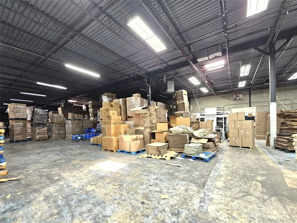 200 Knickerbocker Avenue Bohemia NY 11716