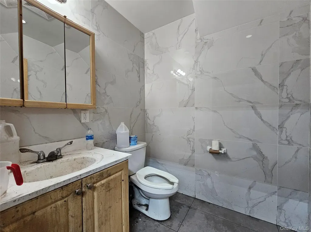 200 Knickerbocker Avenue Bohemia NY 11716
