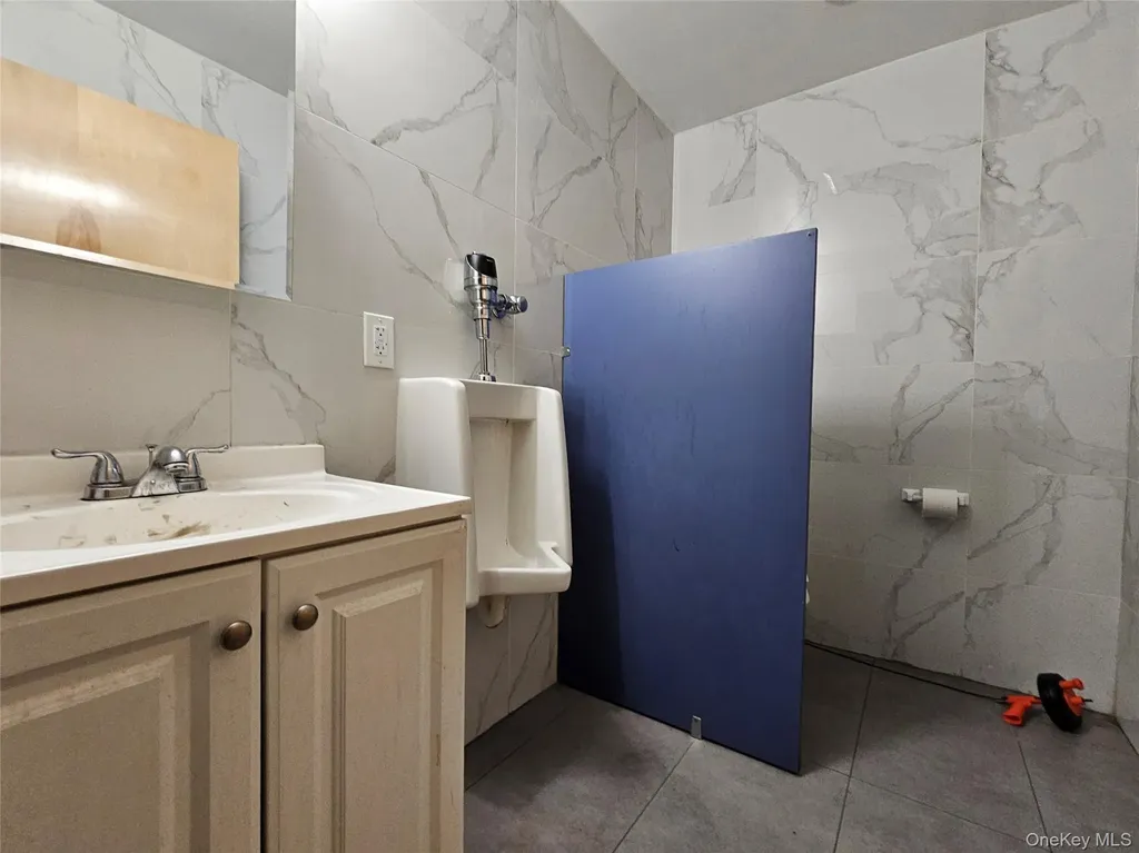 200 Knickerbocker Avenue Bohemia NY 11716