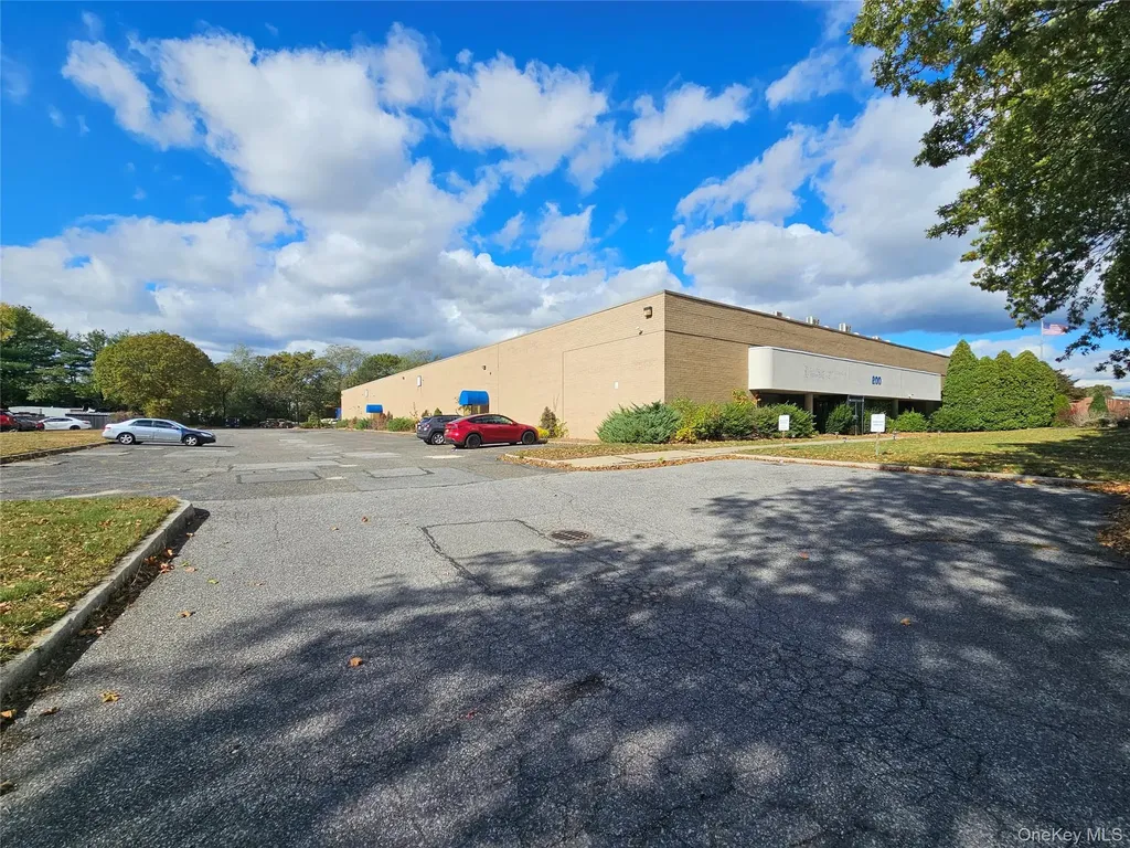 200 Knickerbocker Avenue Bohemia NY 11716