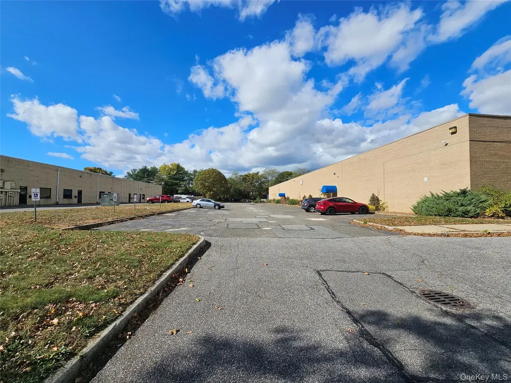 200 Knickerbocker Avenue Bohemia NY 11716