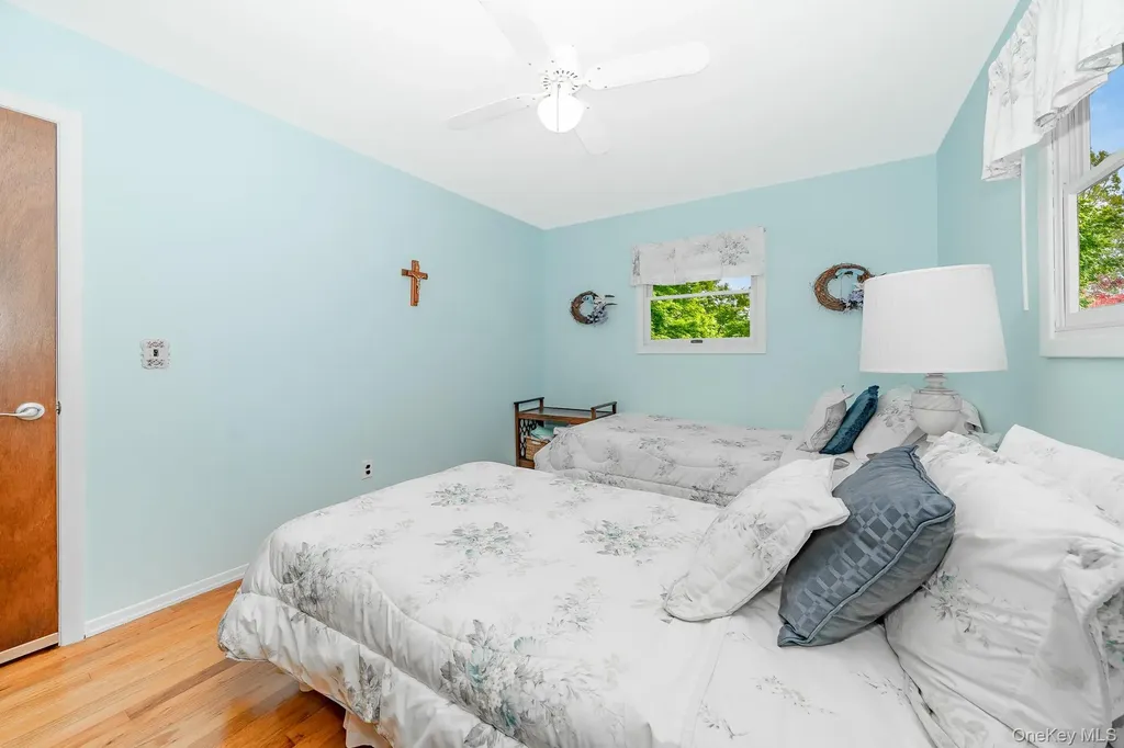 10 Argonne Road W Hampton Bays NY 11946