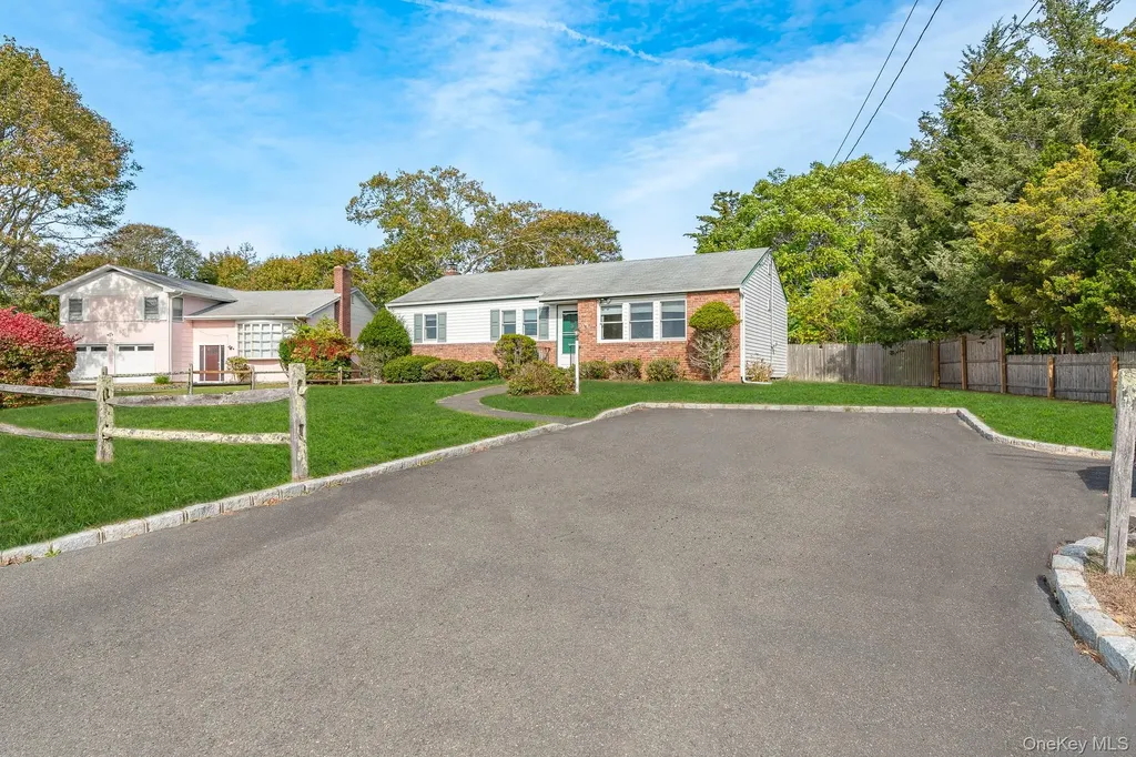 10 Argonne Road W Hampton Bays NY 11946