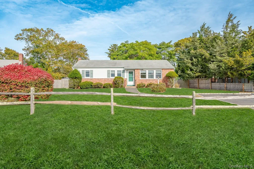 10 Argonne Road W Hampton Bays NY 11946