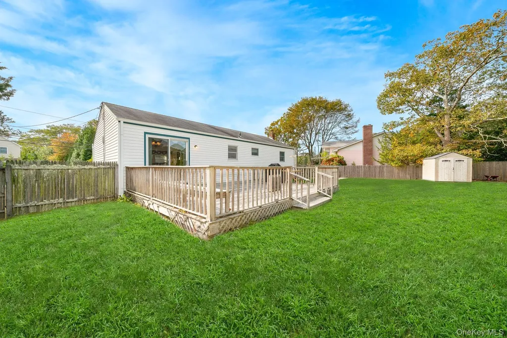 10 Argonne Road W Hampton Bays NY 11946