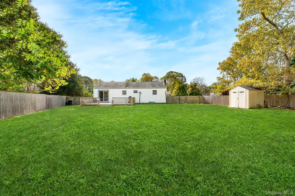 10 Argonne Road W Hampton Bays NY 11946
