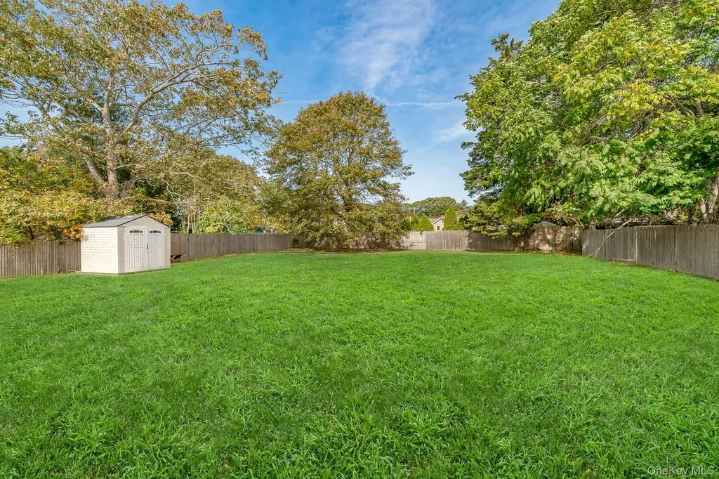10 Argonne Road W Hampton Bays NY 11946