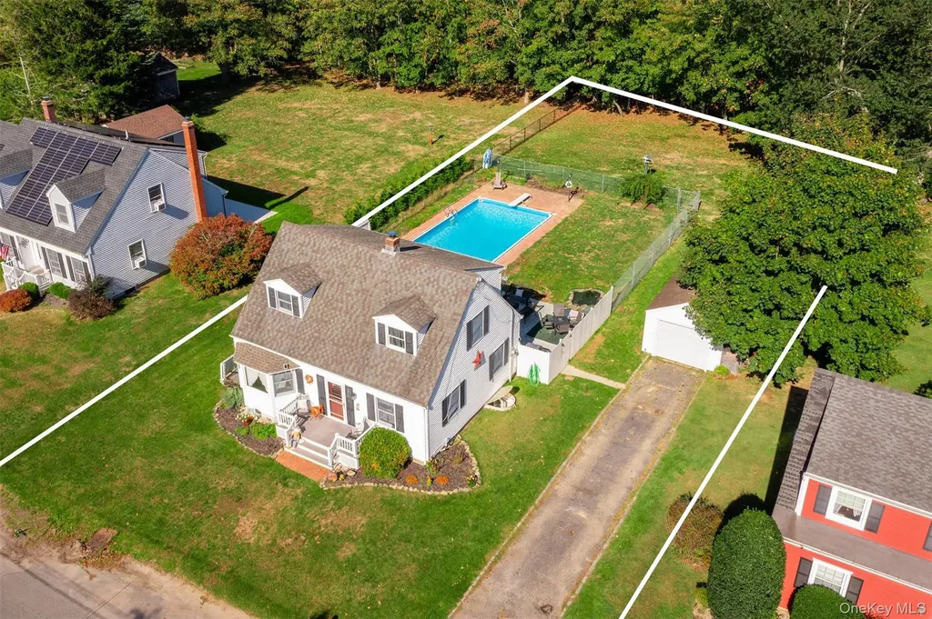 28 (aka 710) Sound Road Greenport NY 11944