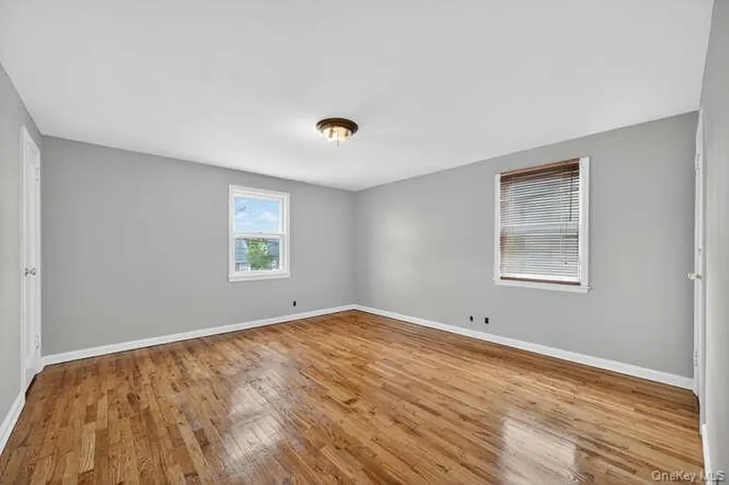 452 Latham Road Mineola NY 11501