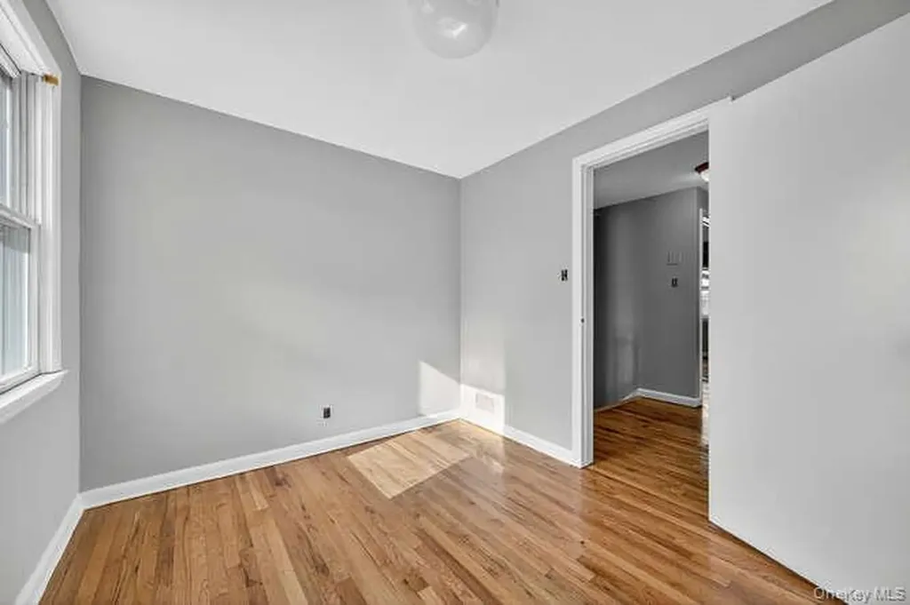 452 Latham Road Mineola NY 11501