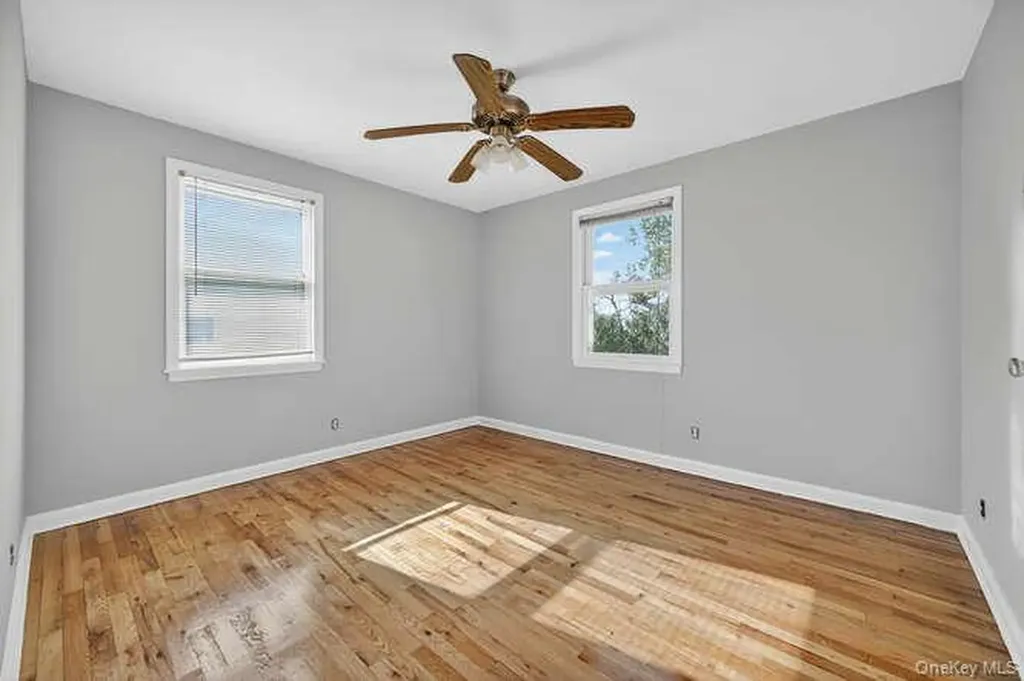 452 Latham Road Mineola NY 11501