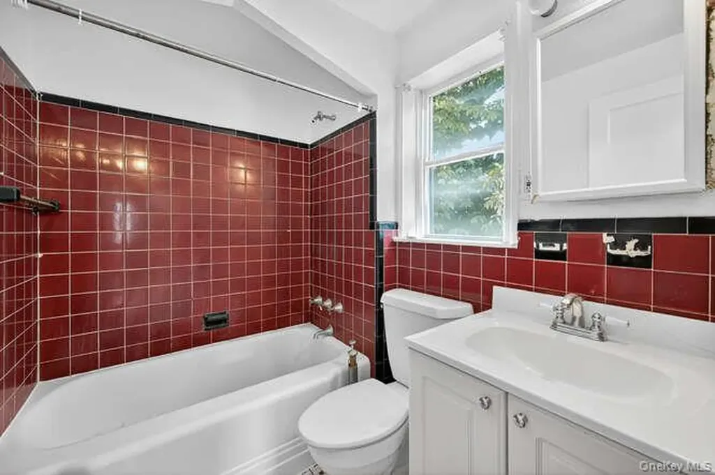 452 Latham Road Mineola NY 11501