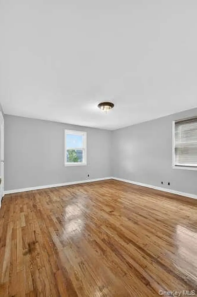452 Latham Road Mineola NY 11501