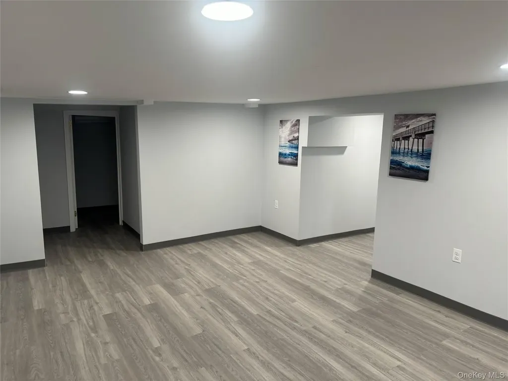1285 Montauk Copiague NY 11726