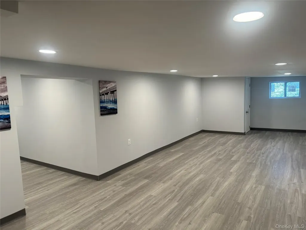 1285 Montauk Copiague NY 11726
