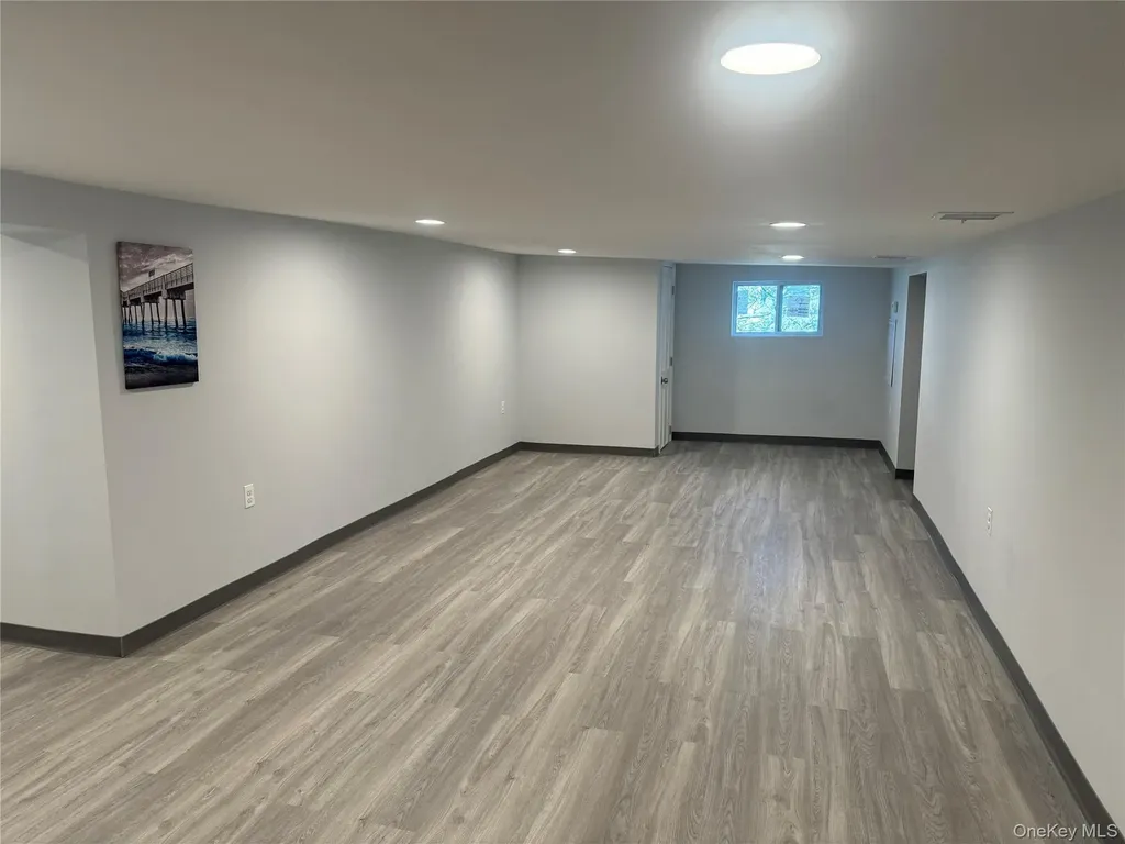 1285 Montauk Copiague NY 11726