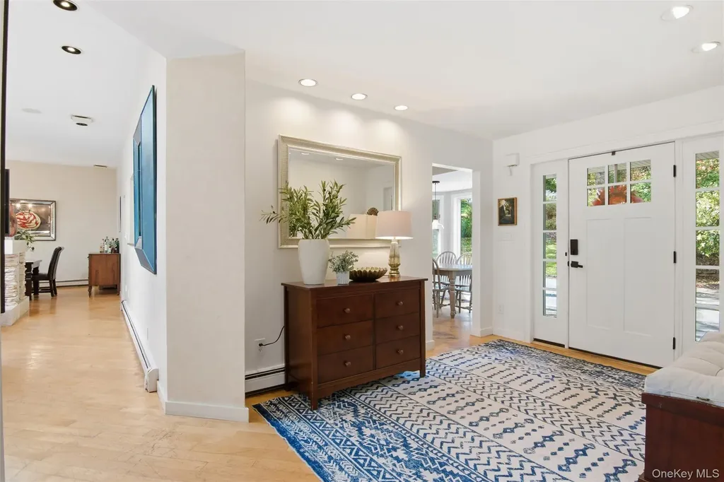 17 Plane Tree Lane Dix Hills NY 11746