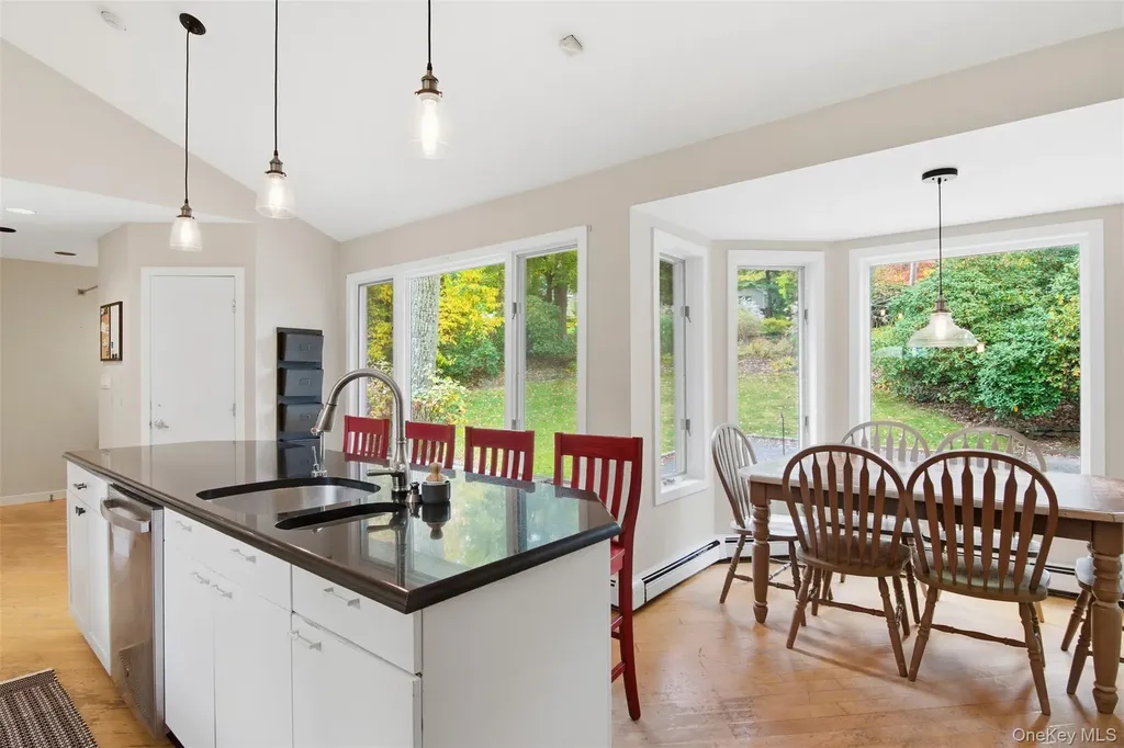17 Plane Tree Lane Dix Hills NY 11746