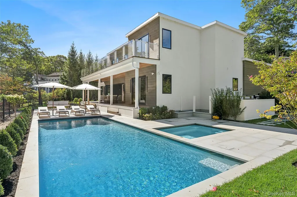 35 Springwood Way East Hampton NY 11937