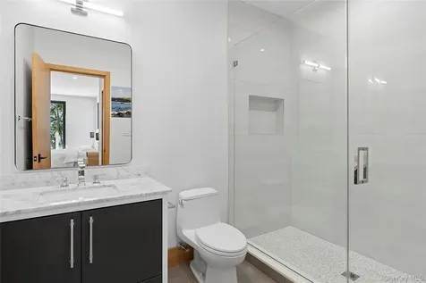 35 Springwood Way East Hampton NY 11937