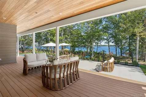 35 Springwood Way East Hampton NY 11937