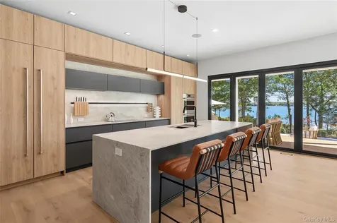 35 Springwood Way East Hampton NY 11937
