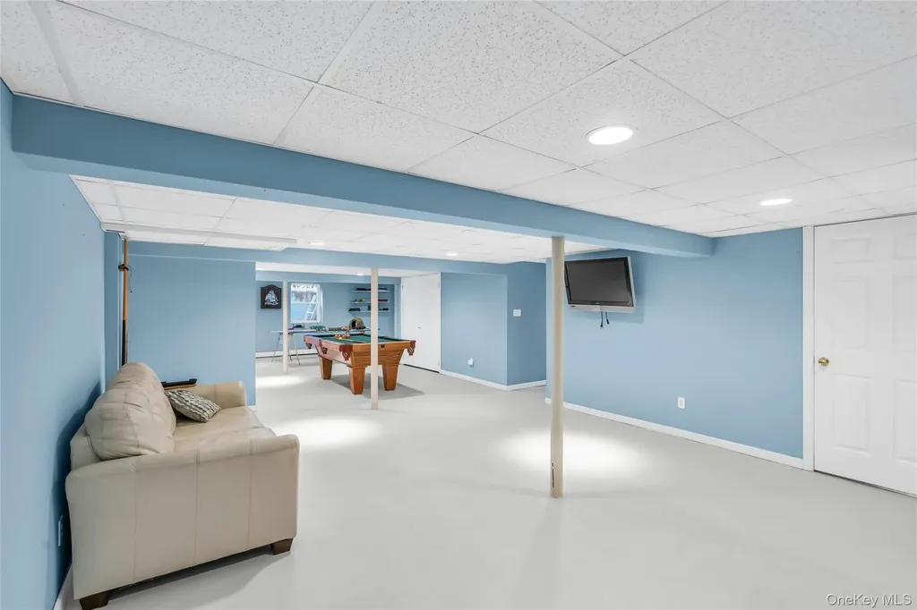 72 Mount Pleasant Road Smithtown NY 11787