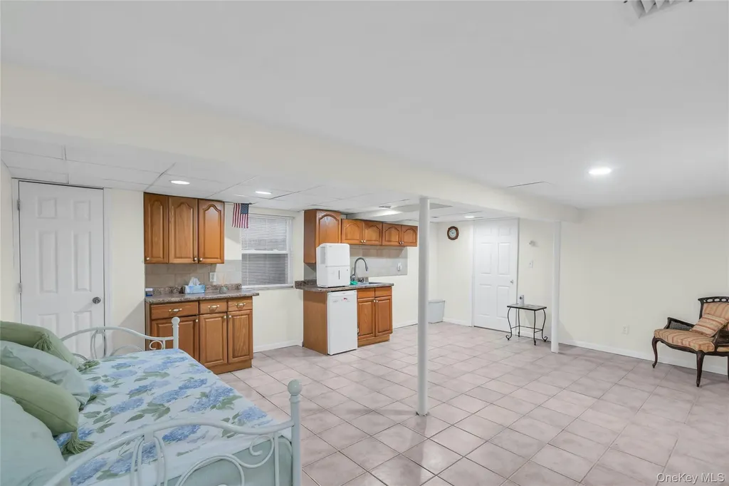 72 Mount Pleasant Road Smithtown NY 11787