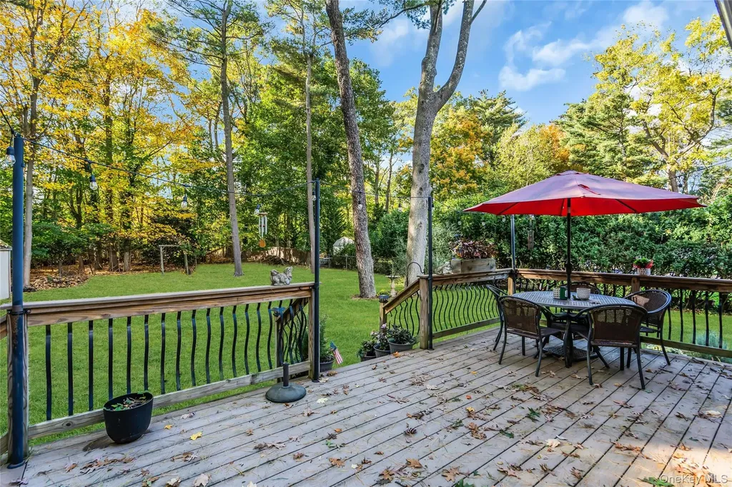 72 Mount Pleasant Road Smithtown NY 11787