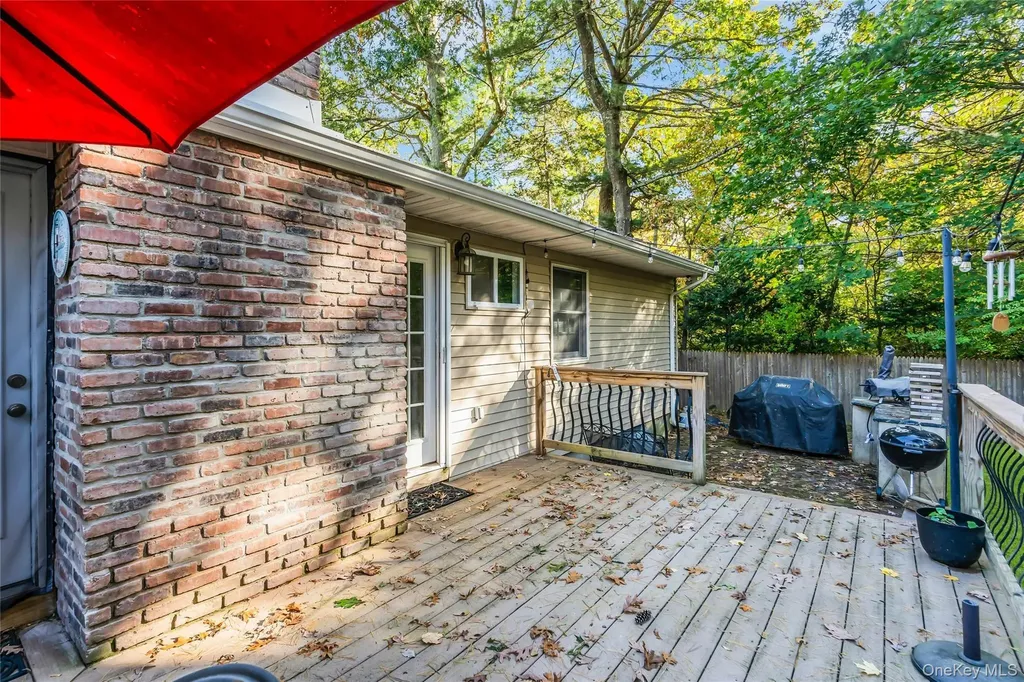 72 Mount Pleasant Road Smithtown NY 11787