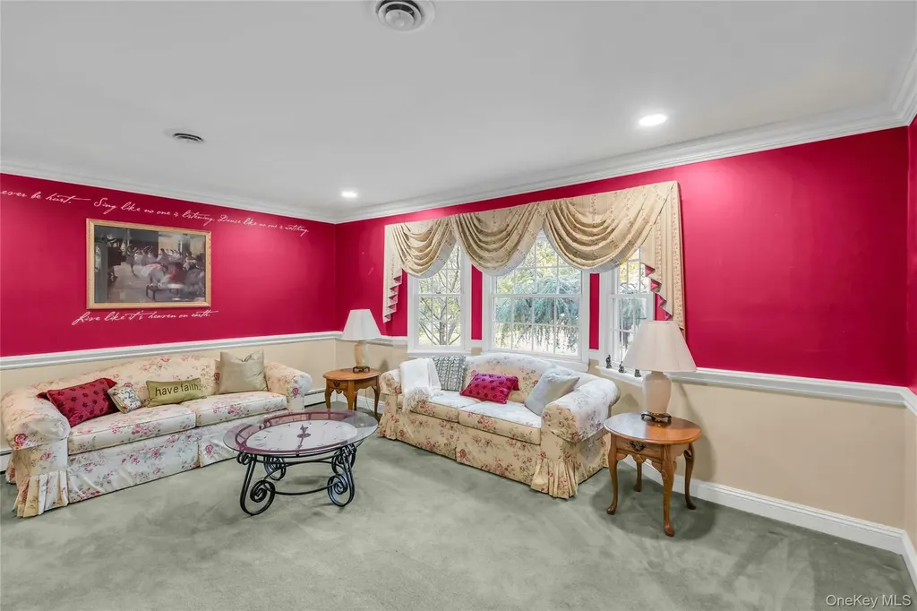 72 Mount Pleasant Road Smithtown NY 11787
