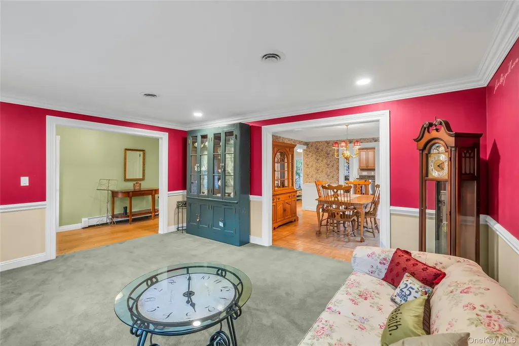 72 Mount Pleasant Road Smithtown NY 11787