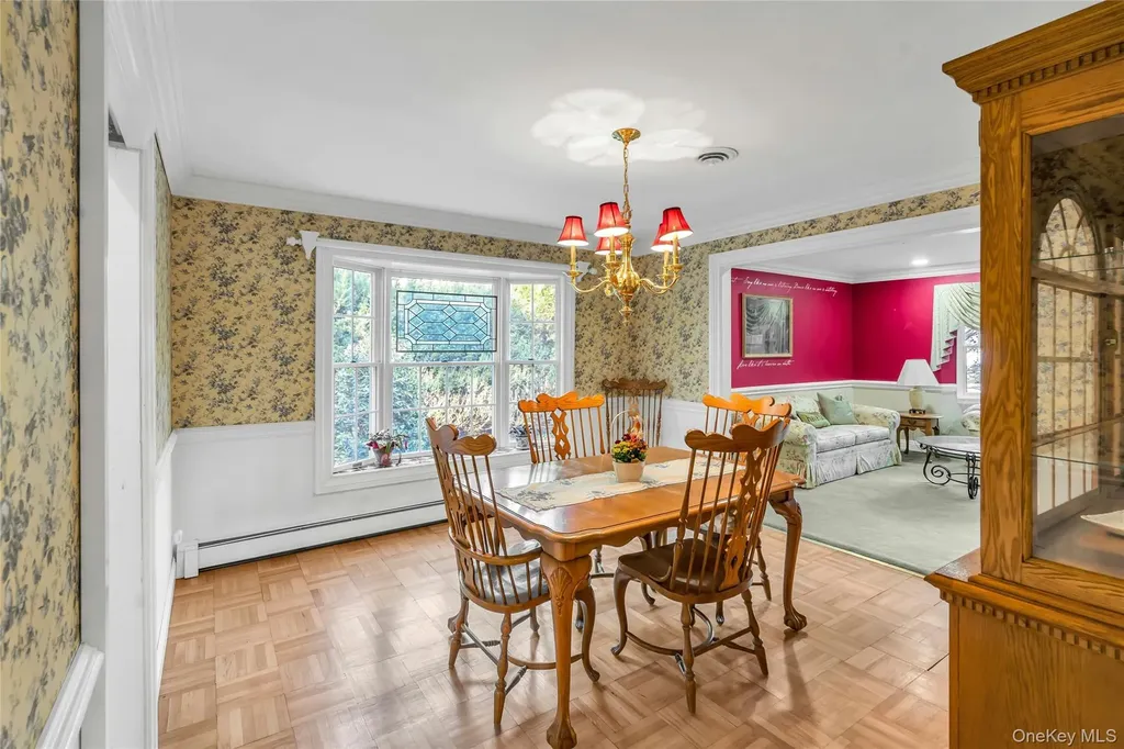72 Mount Pleasant Road Smithtown NY 11787