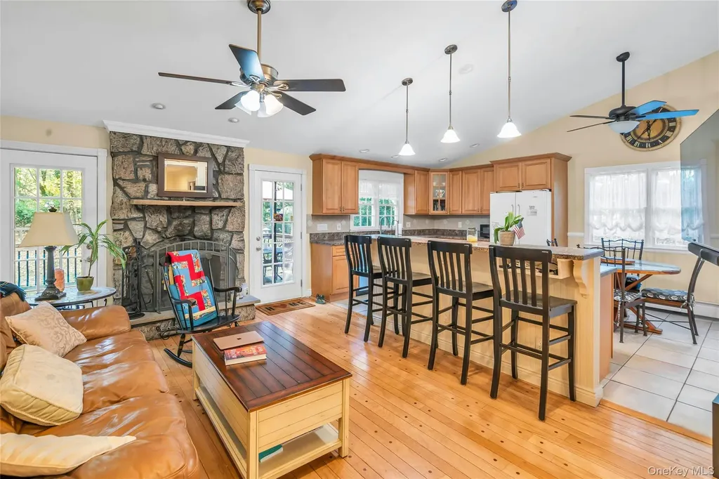 72 Mount Pleasant Road Smithtown NY 11787