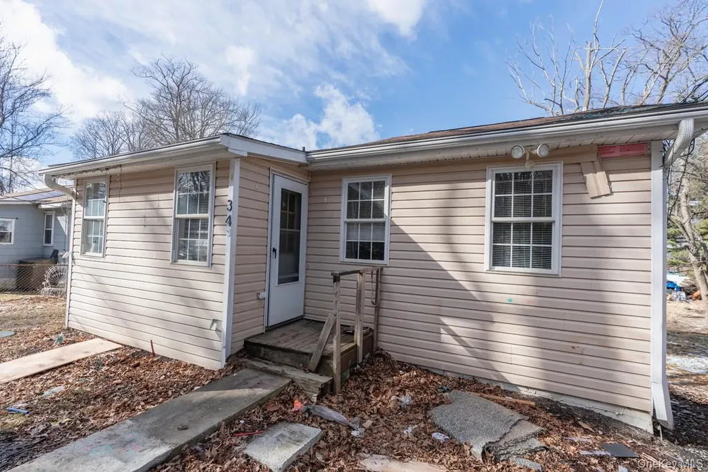 34 Laurel Trail Monroe NY 10950