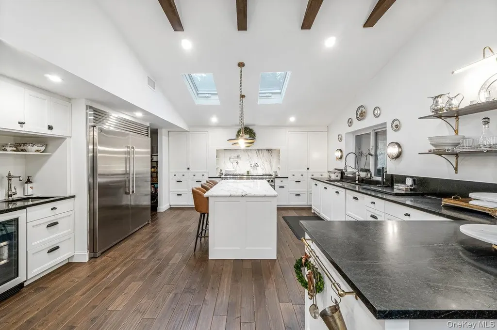 32 Rustic Gate Lane Dix Hills NY 11746
