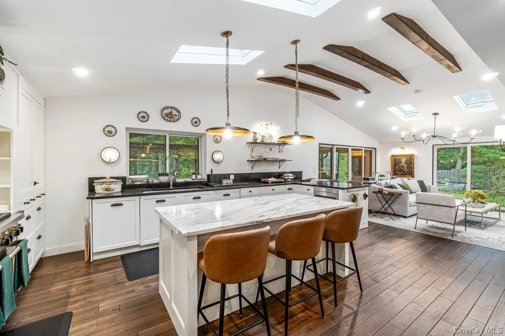 32 Rustic Gate Lane Dix Hills NY 11746