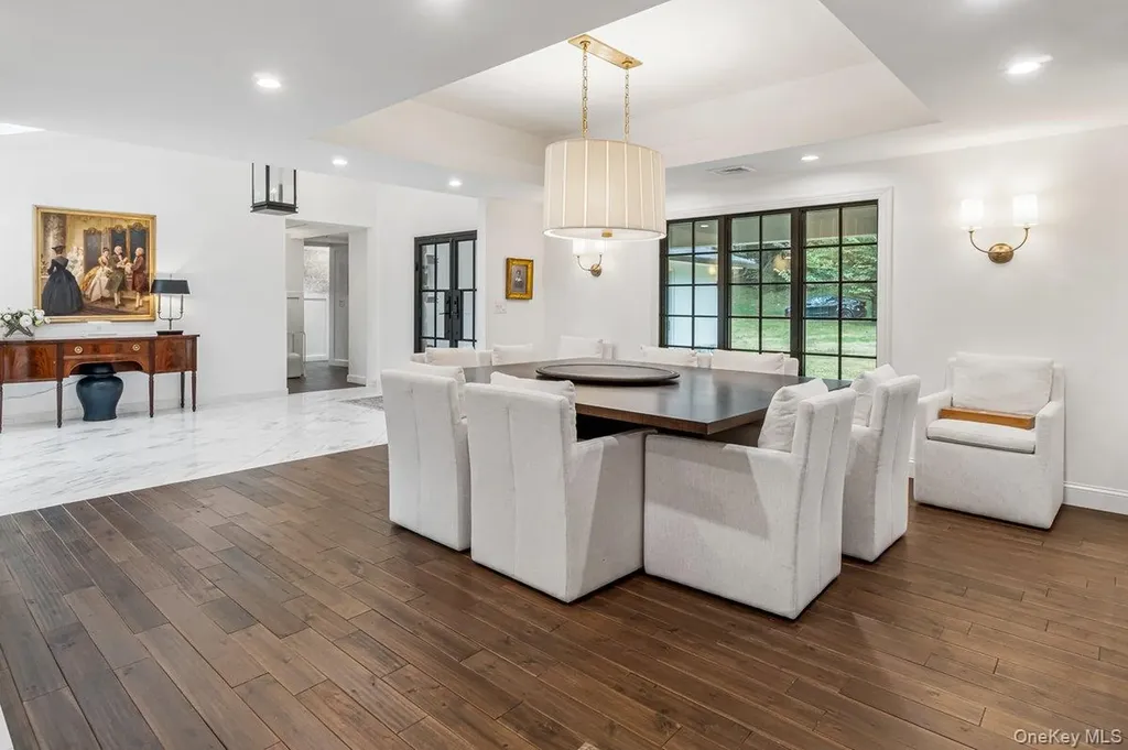 32 Rustic Gate Lane Dix Hills NY 11746