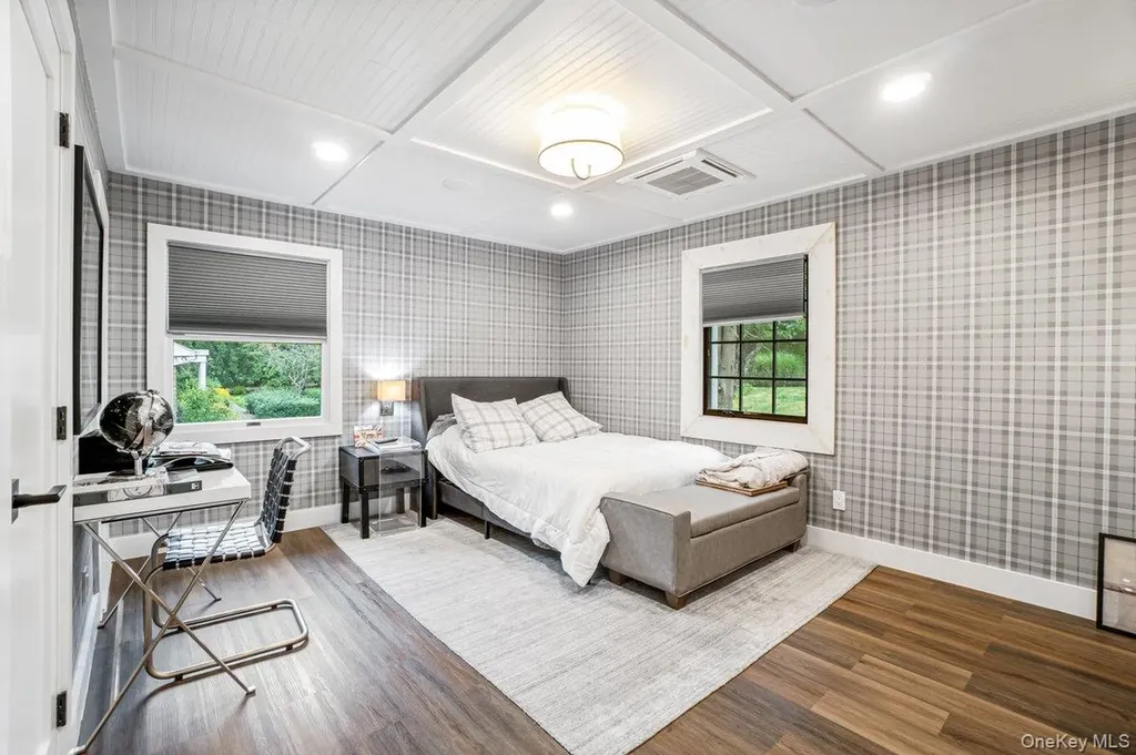 32 Rustic Gate Lane Dix Hills NY 11746