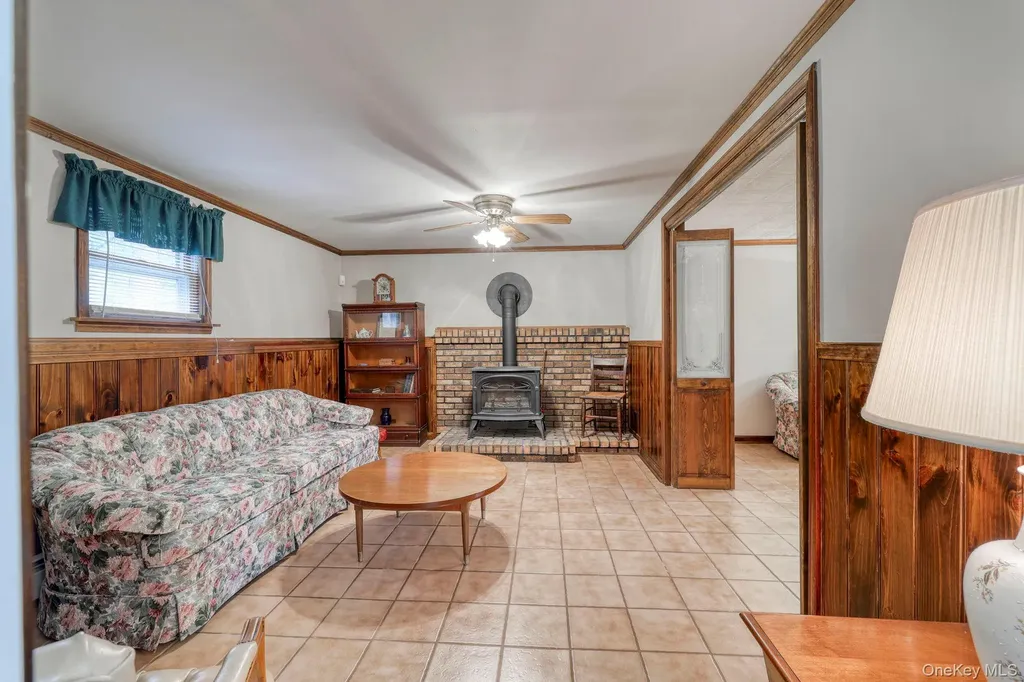 23 Maureen Drive Middletown NY 10940