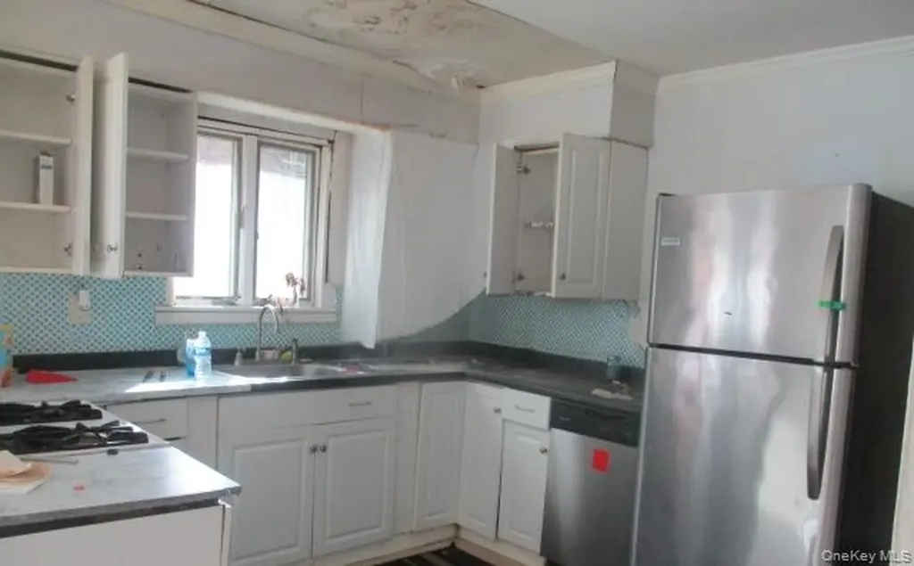 4 Evans Street Coram NY 11727