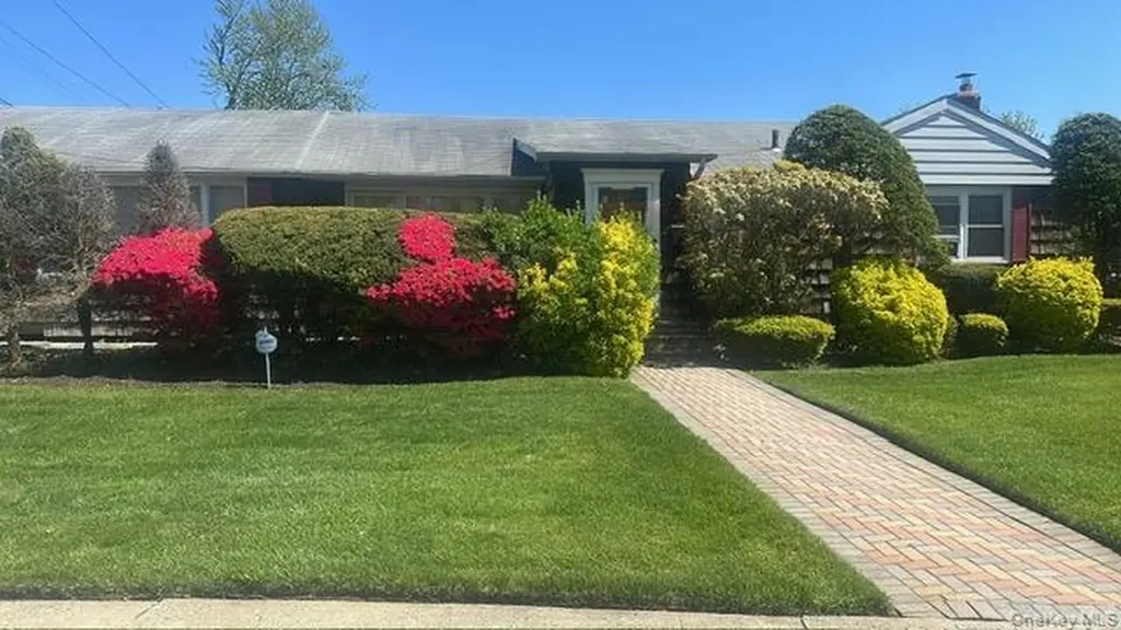873 Custer Street Valley Stream NY 11580