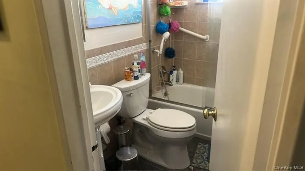 873 Custer Street Valley Stream NY 11580