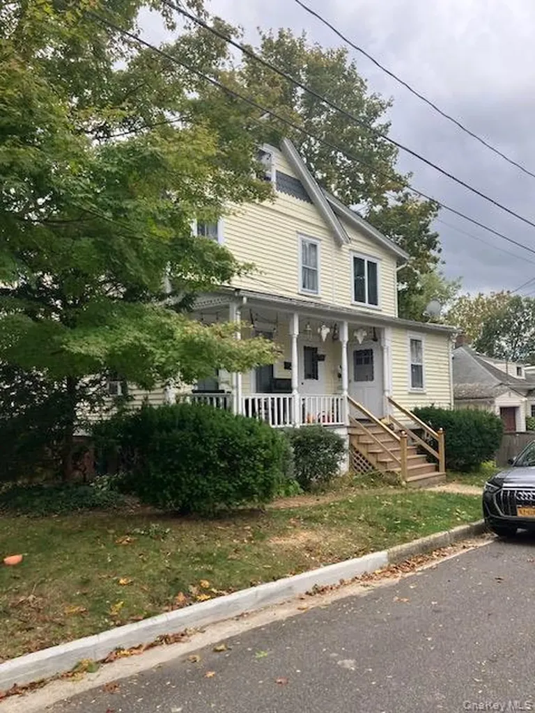 167 Maple Avenue Sea Cliff NY 11579