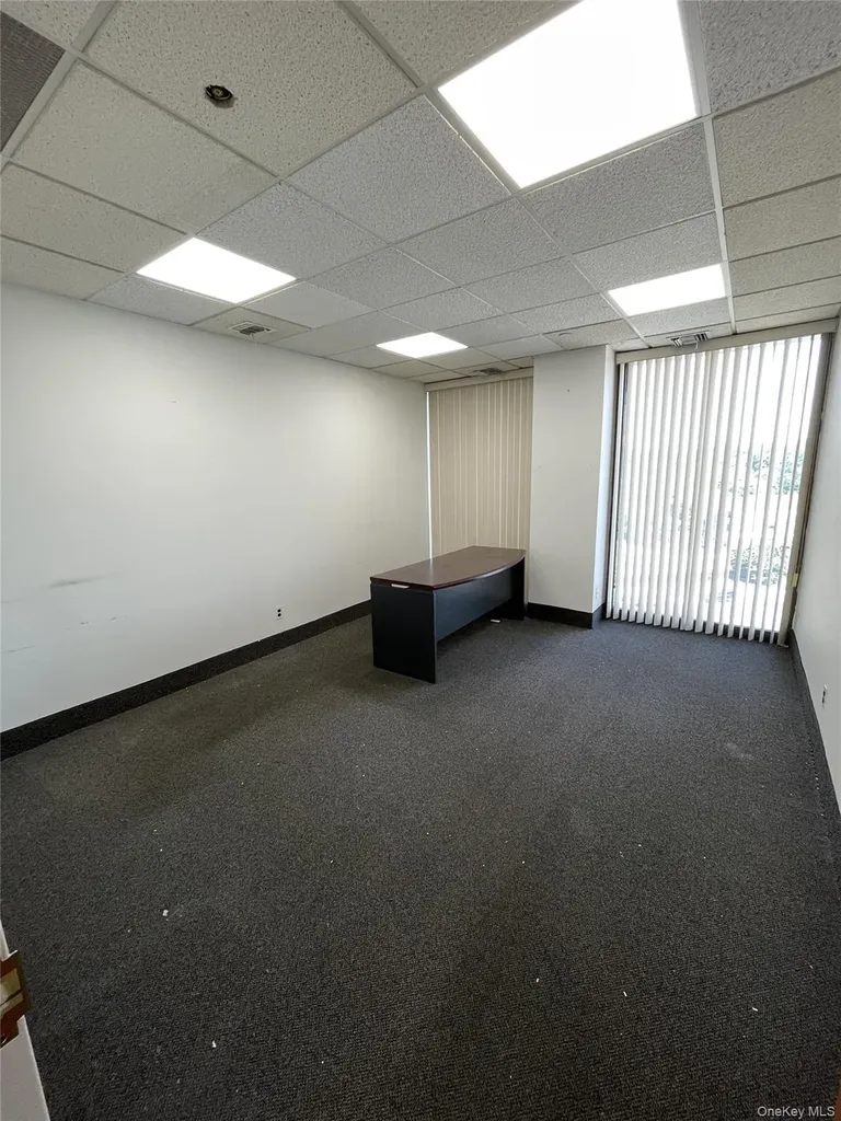 107 N Boulevard Great Neck NY 11021