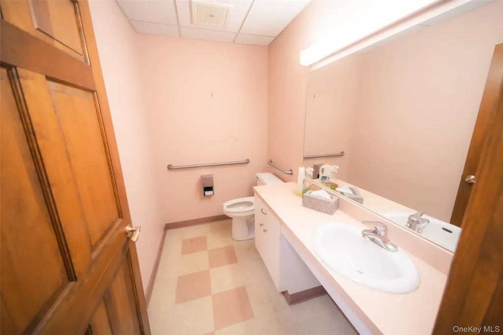 1 Hatfield Lane Goshen NY 10924