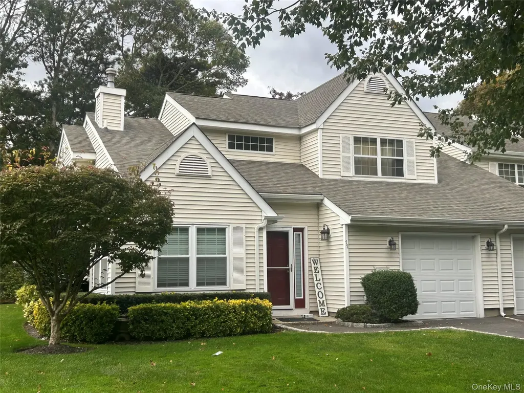 77 Mystic Circle Bay Shore NY 11706